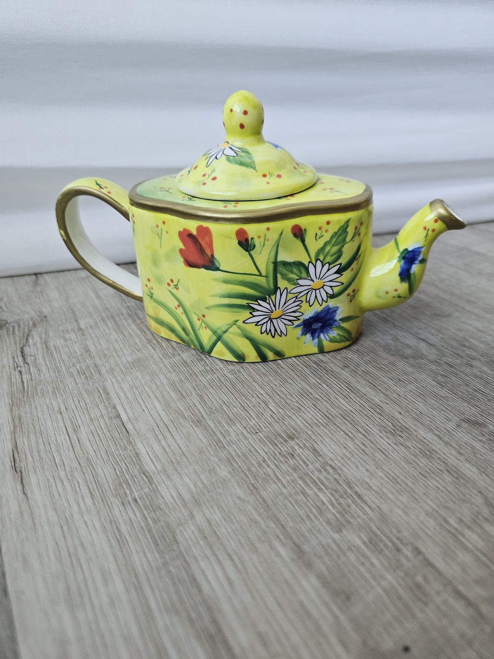Vintage Ceramic Mini Teapot – Wildflower Design